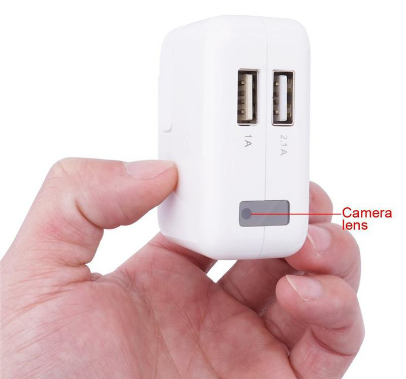Carregador USB com câmera escondida